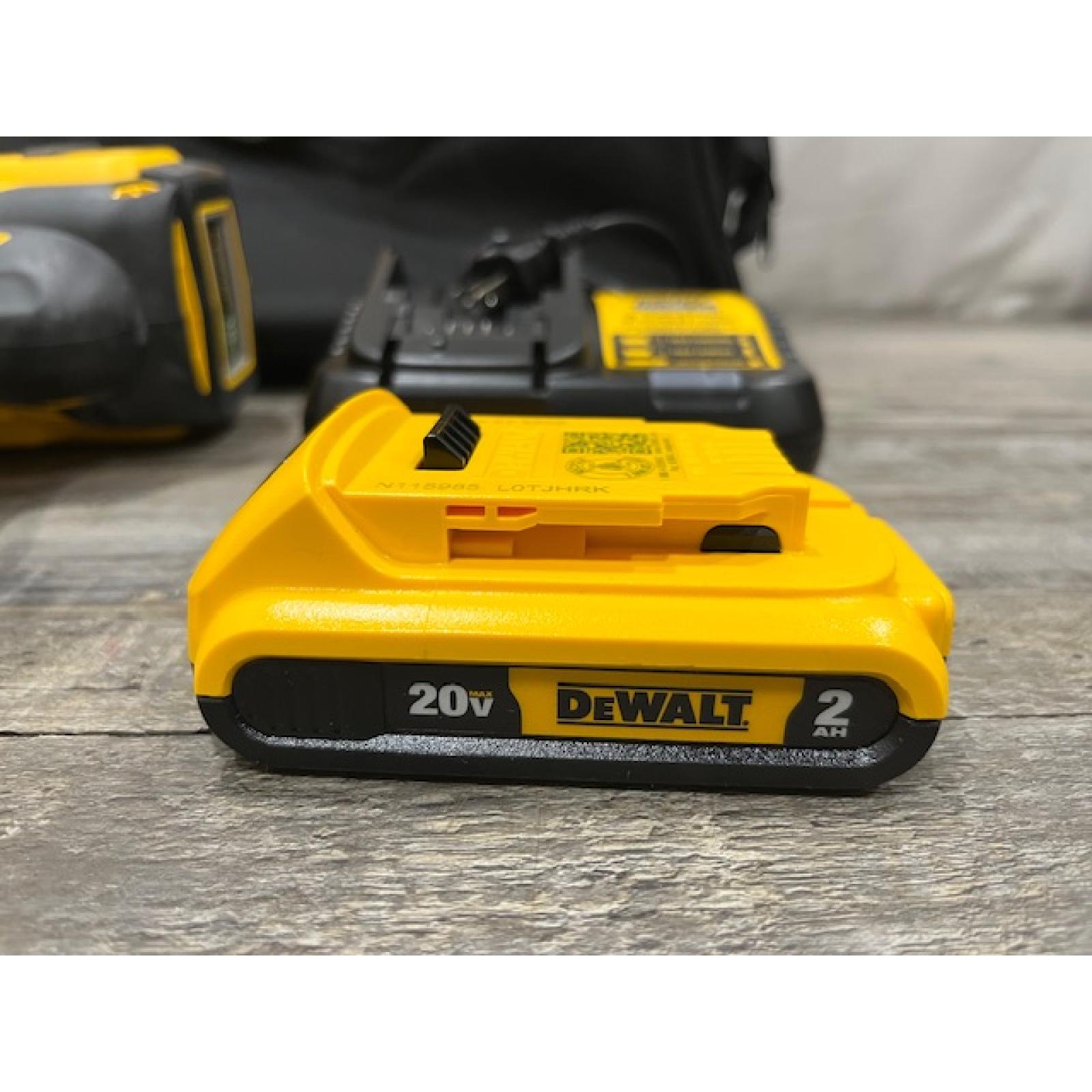 AS-IS DEWALT 20V MAX XR Lithium-Ion Cordless 2-1/2 in. 15-Gauge Finish Nailer Kit