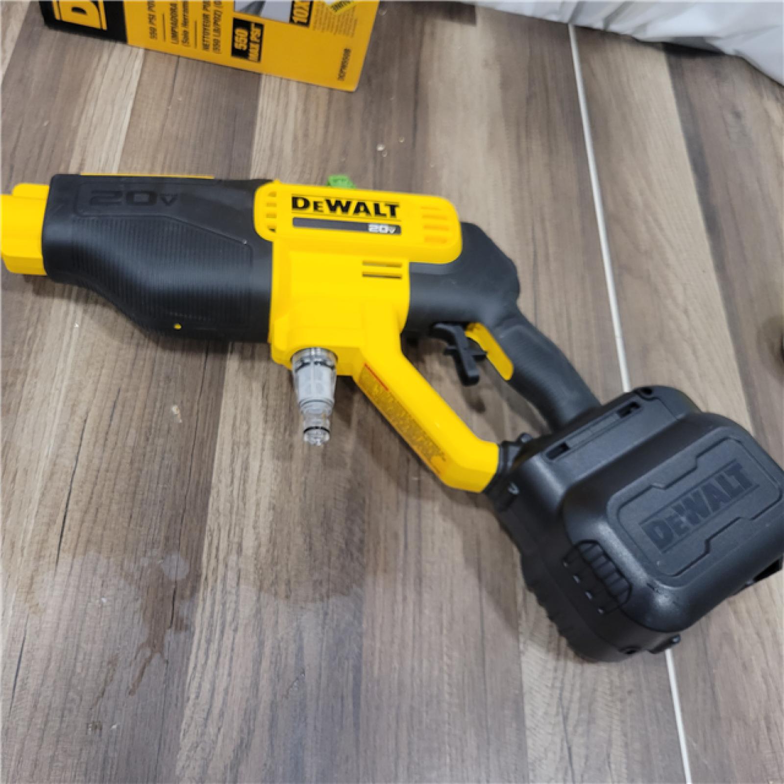 AS-IS  Dewalt 20V 550 PSI  1 GPM Cordless Power Cleaner W/ 4 Nozzles Tool-Only DCPW550B