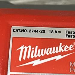 AS-IS Milwaukee FUEL 3-1/2 in 18V 21-Degree Lithium-Ion Brushless Cordless Nailer (Tool Only)