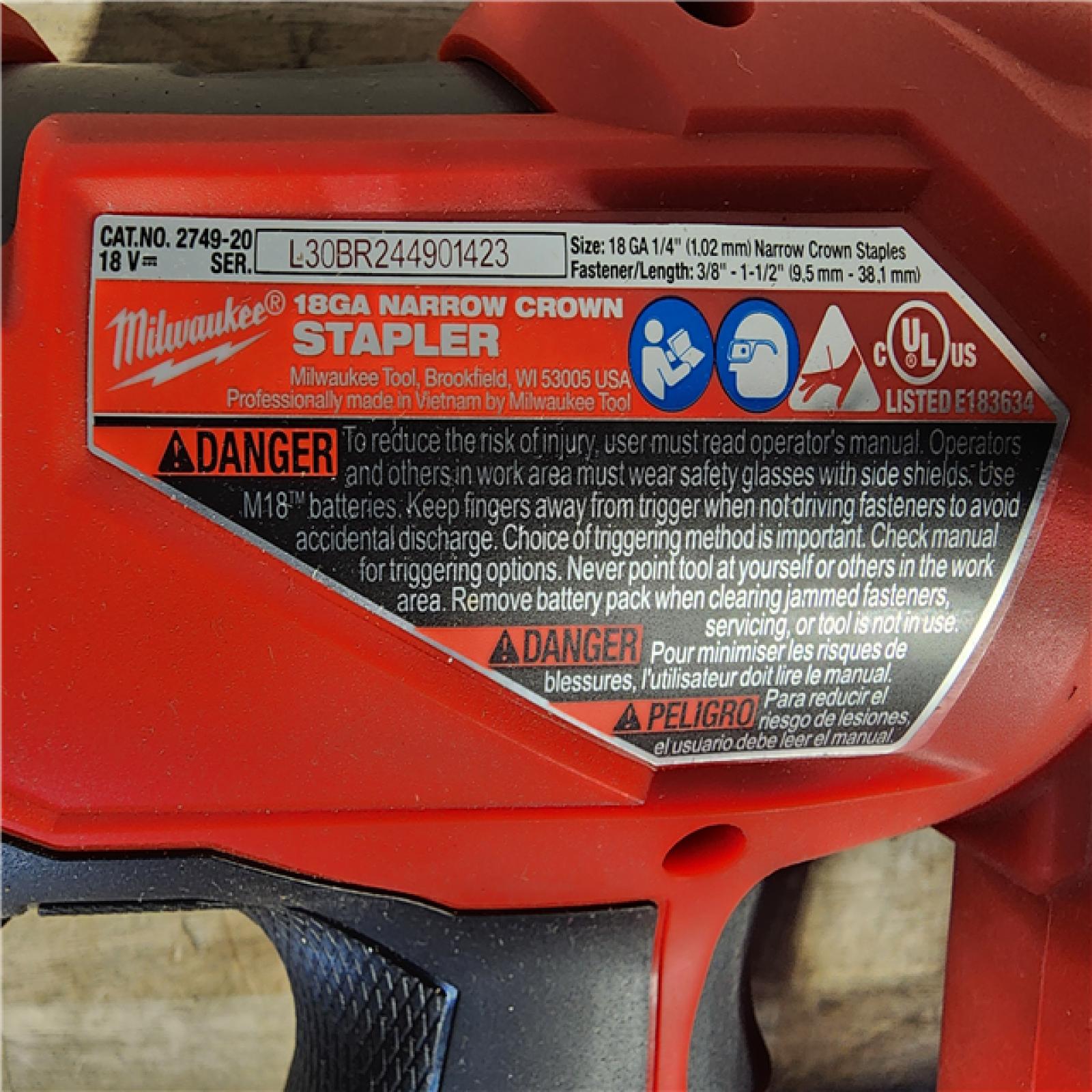 HOUSTON LOCATION - AS-IS MILWAUKEE FUEL 18-Volt Lithium-Ion Brushless Cordless 18-Gauge 1/4 in. Narrow Crown Stapler (Tool-Only)
