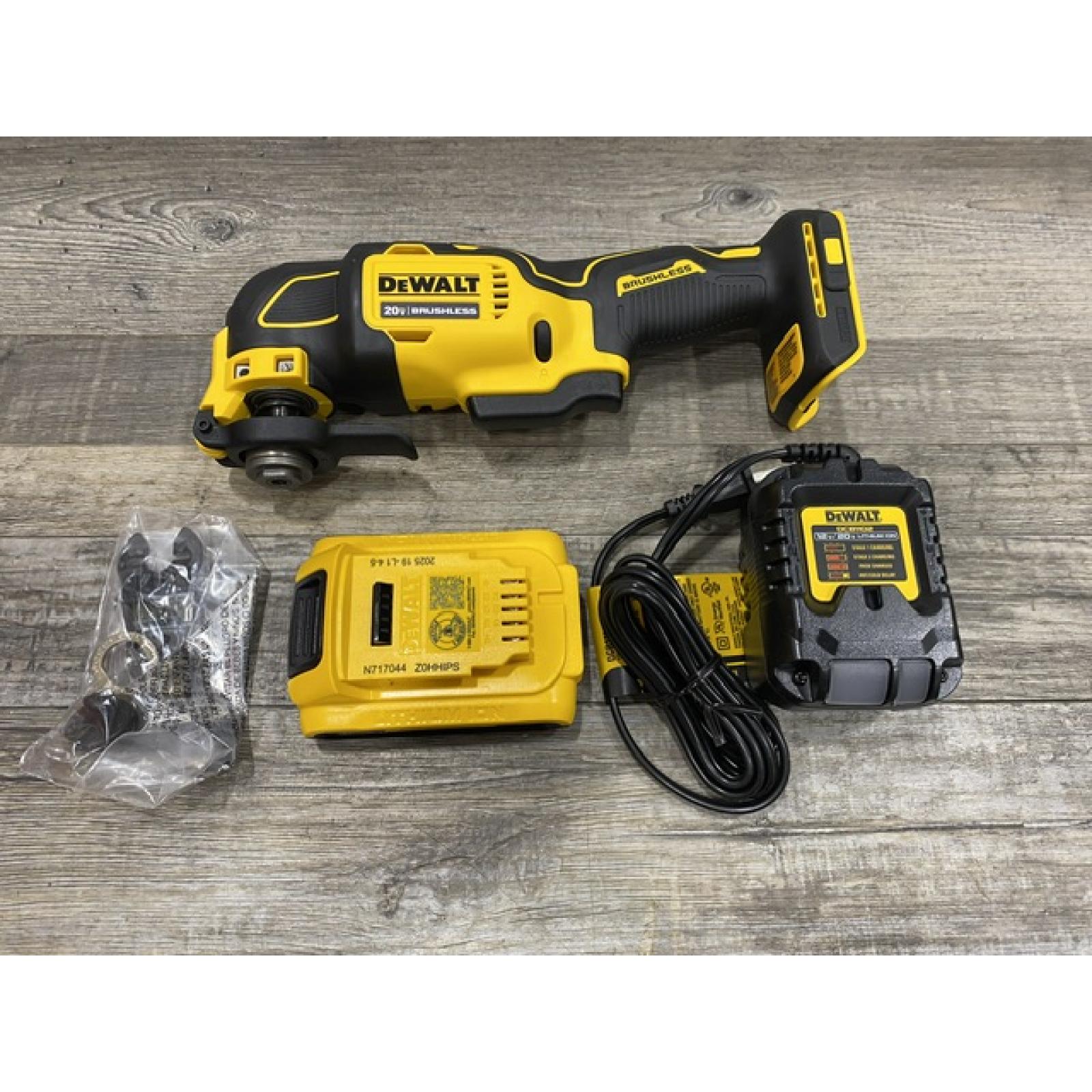 AS-IS DEWALT ATOMIC 20V MAX Cordless Brushless Oscillating Multi Tool Kit