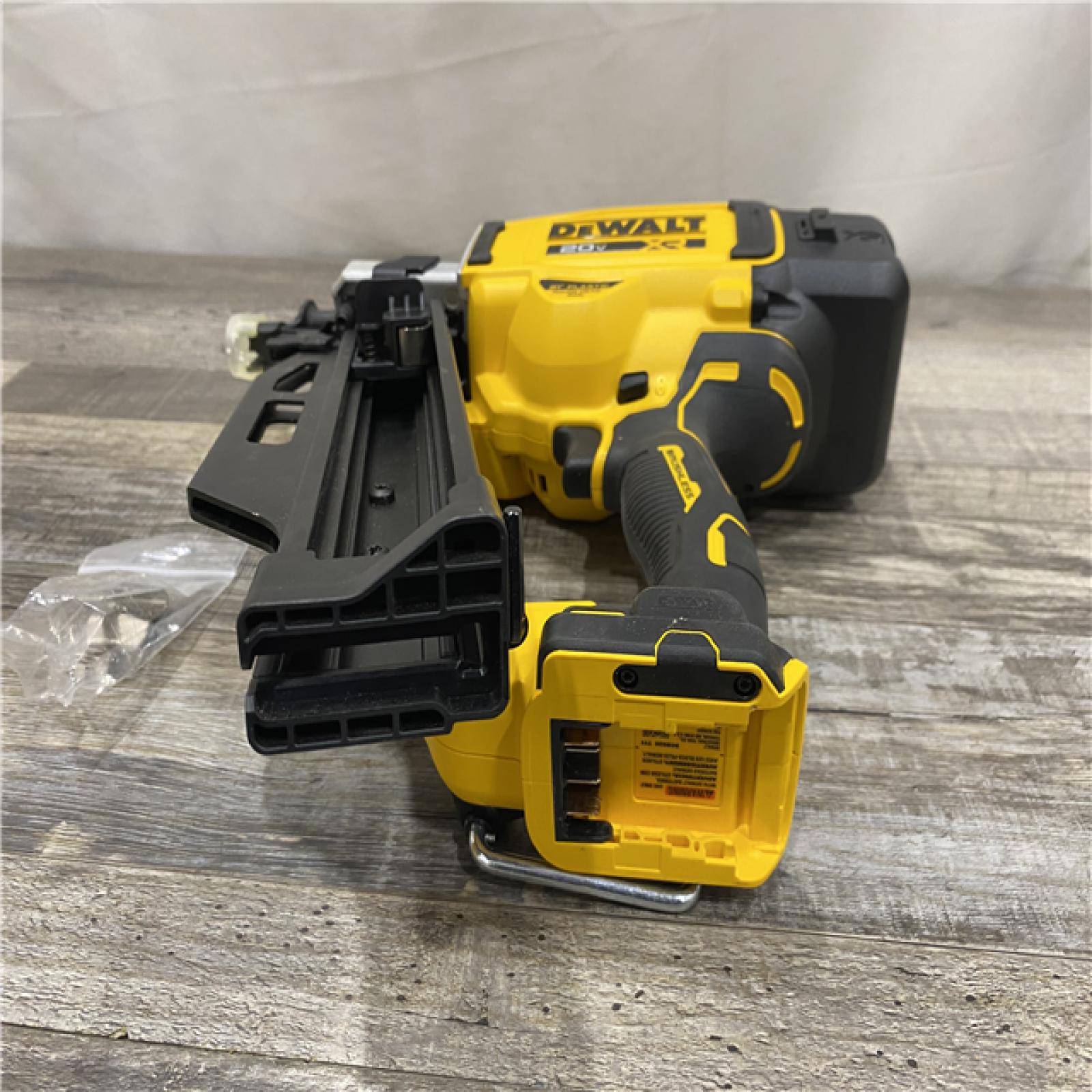 AS-IS DEWALT 20-Volt 21° Cordless Framing Nailer (Tool-Only)