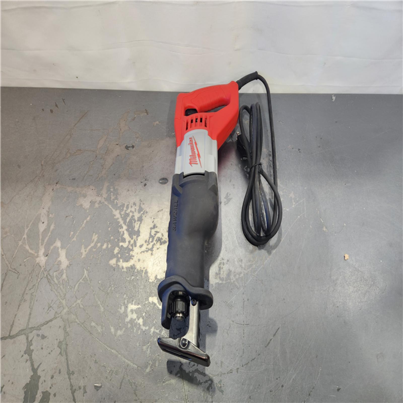 AS-IS- Milwaukee 12 Amp SAWZALL Reciprocating Saw with Case