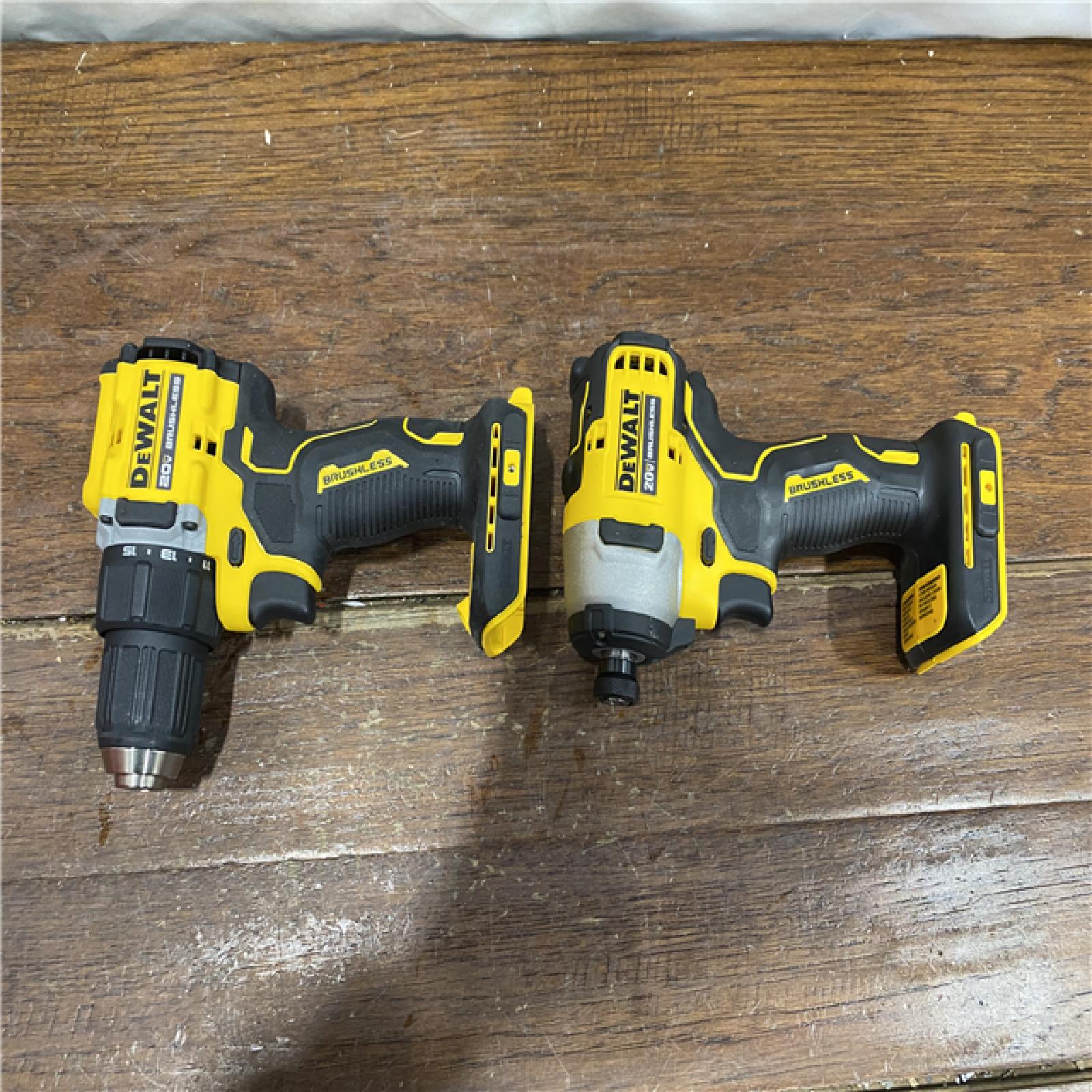 AS-IS DEWALT ATOMIC 20-Volt MAX Lithium-Ion Cordless Combo Kit (2-Tool) with (2) 2.0Ah Batteries, Charger and Bag