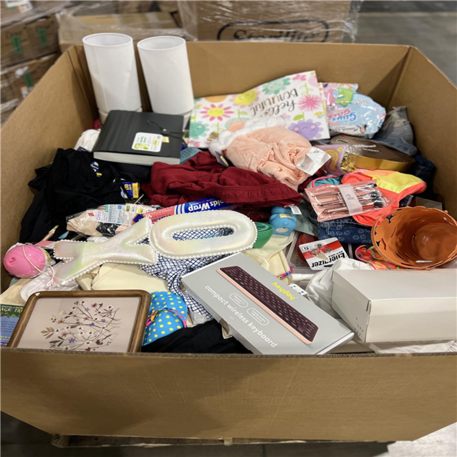 DALLAS LOCATION - CLOTHING, HOME GOODS PALLET