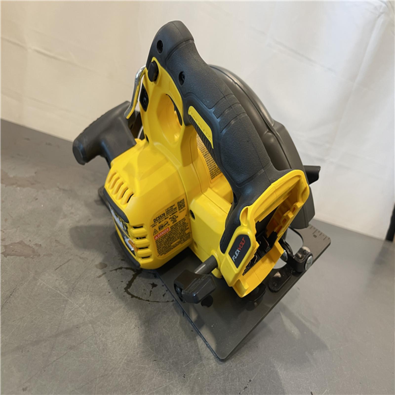 AS-IS - DeWALT FLEXVOLT 60V MAX Cordless Brushless 7-1/4 in. Circular Saw with Brake
