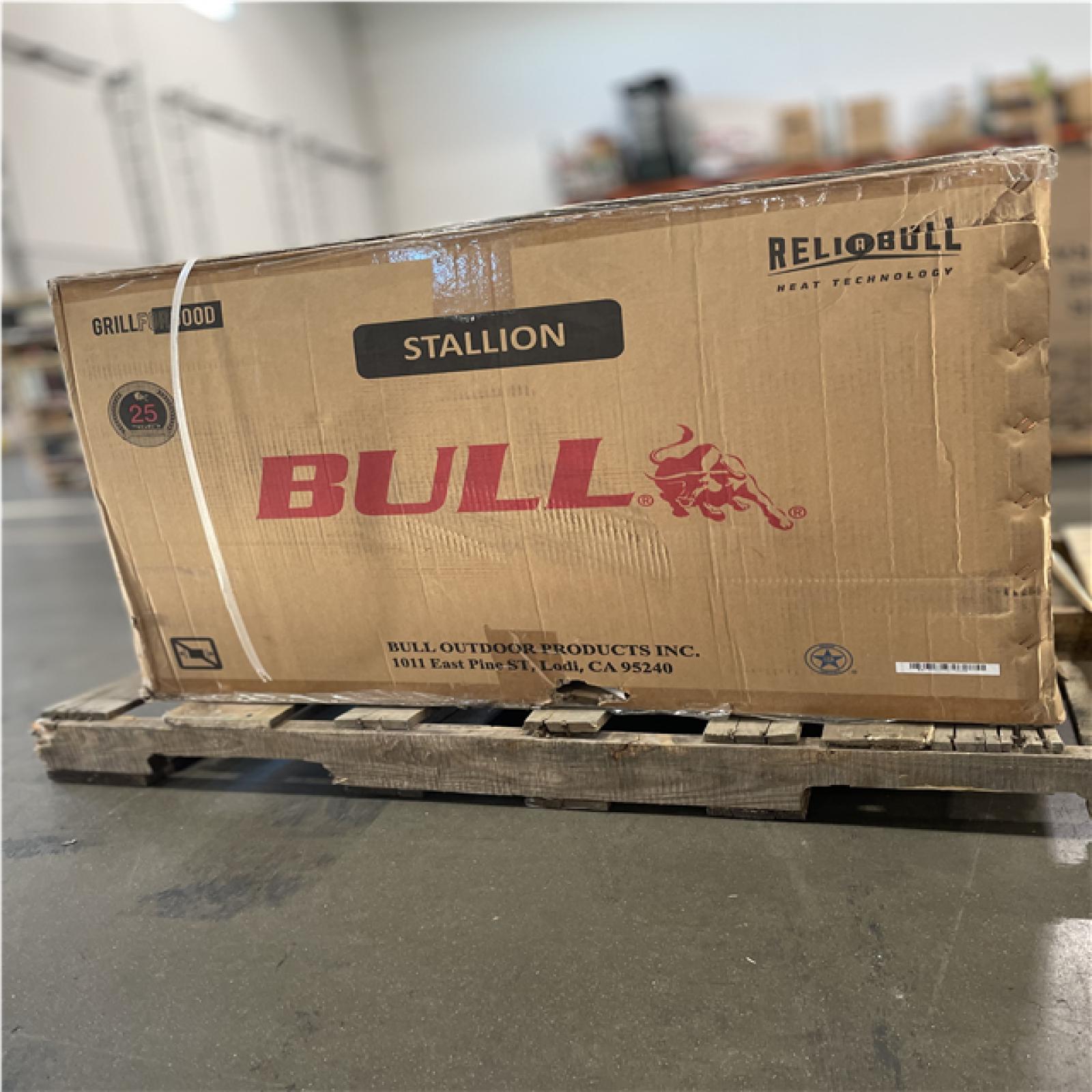 DALLAS LOCATION- NEW! BULL Stallion 4-Burner Cart Propane Grill in Stainless Steel