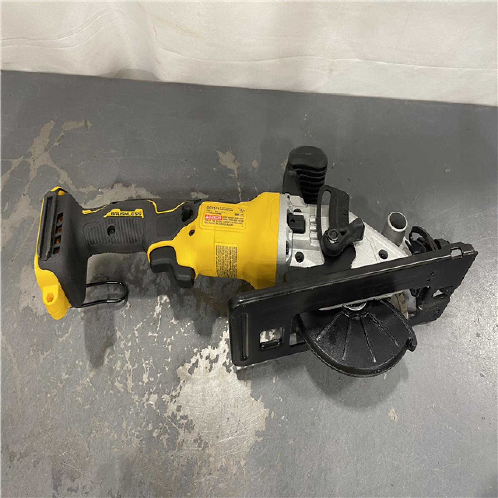 AS-IS - DEWALT ATOMIC 20V MAX Cordless Brushless 4-1/2 in. Circular Saw
