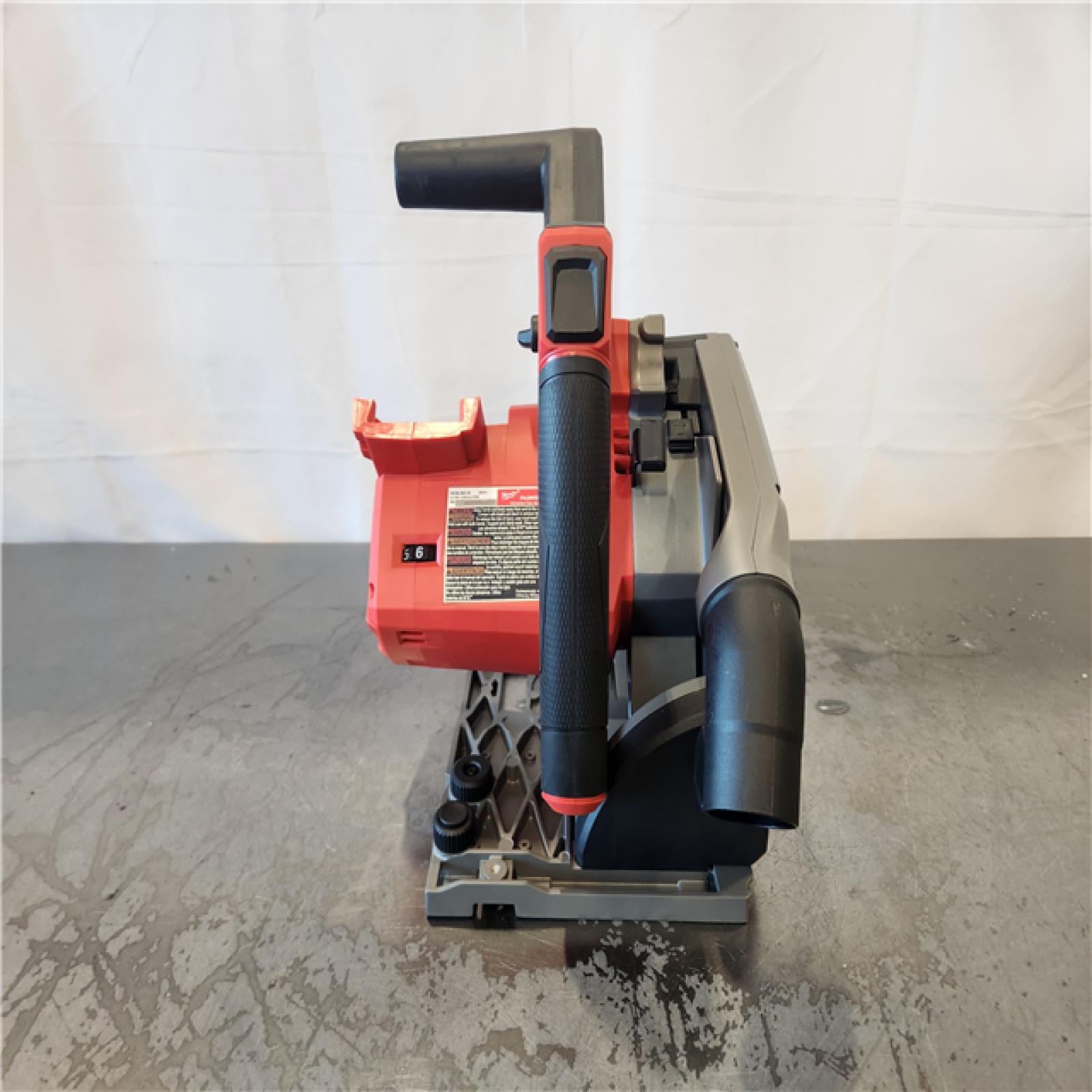 AS-IS- Milwaukee M18 FUEL 6-1/2 in. Plunge Track Saw Kit