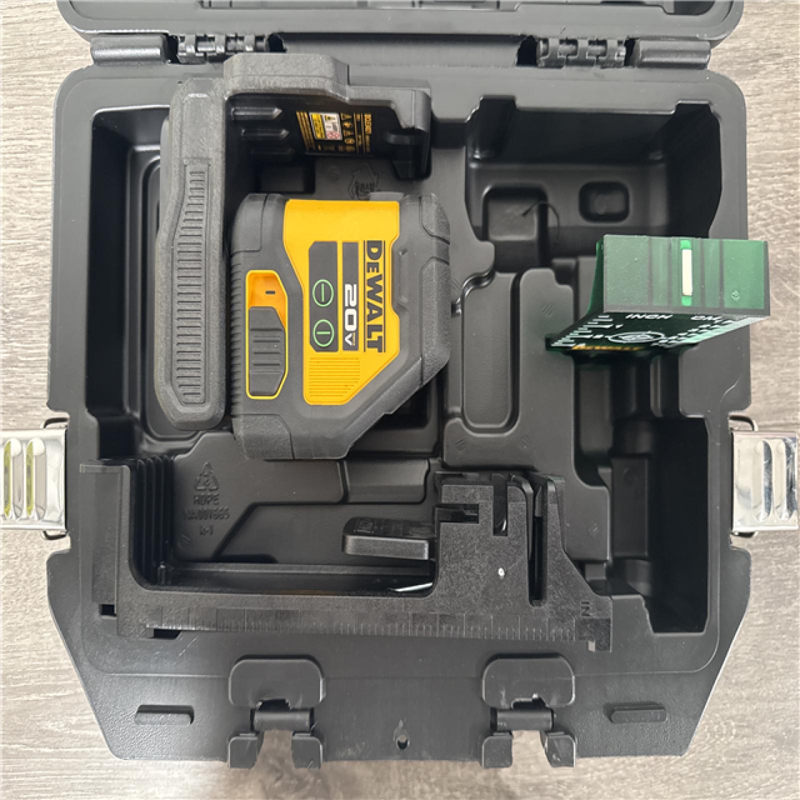 CALIFORNIA AS IS 20V CROSS LINE LASER NO BATTERY
