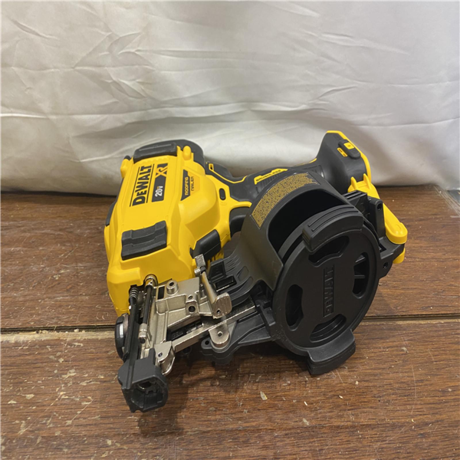 AS-IS DEWALT 2007898 Roofing Nailer Cordless Kit