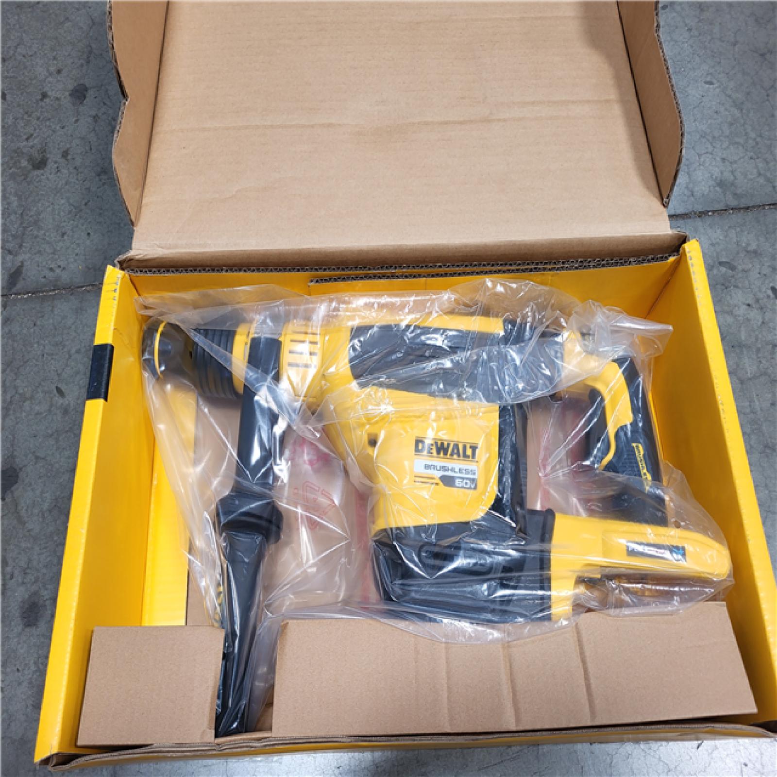 CALIFORNIA AS-IS NEW DEWALT 1-3/4 SDS MAX COMBINATION HAMMER