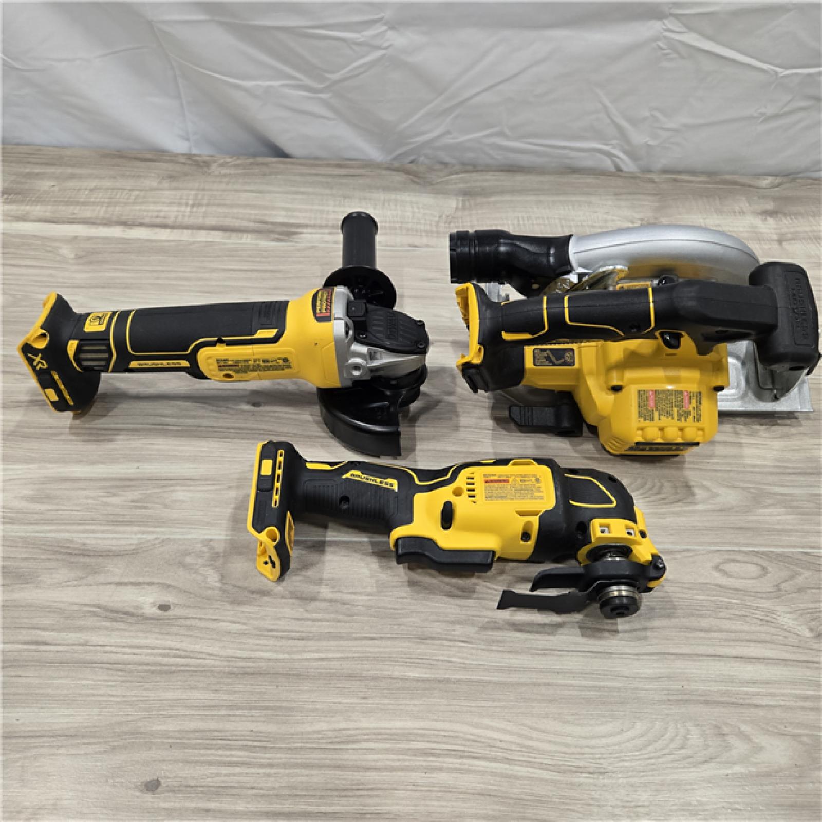 GOOD- Dewalt 20-Volt MAX ToughSystem Lithium-Ion 6-Tool Cordless Combo Kit