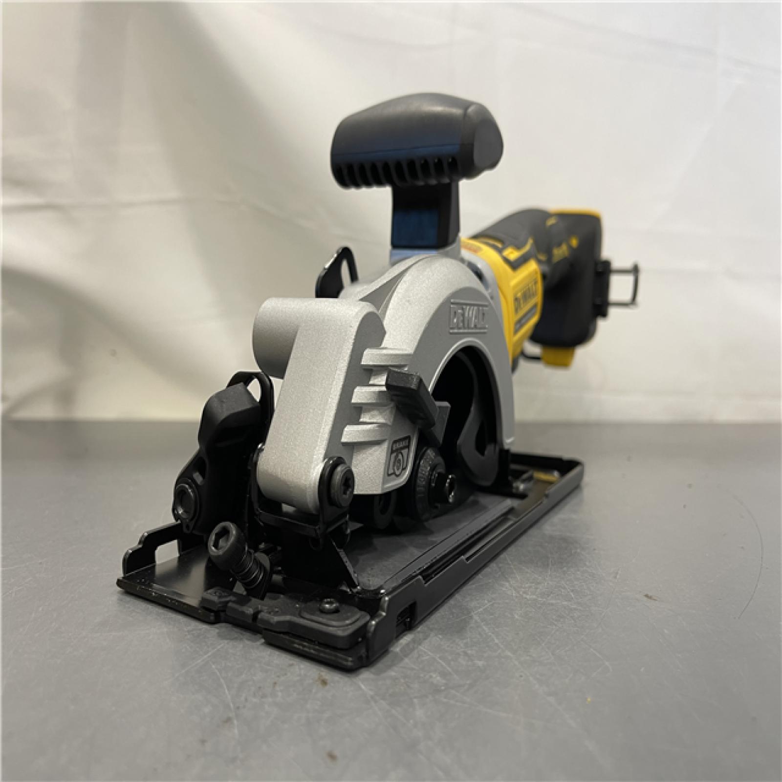 AS-IS - DEWALT ATOMIC 20V MAX Cordless Brushless 4-1/2 in. Circular Saw (Tool Only)