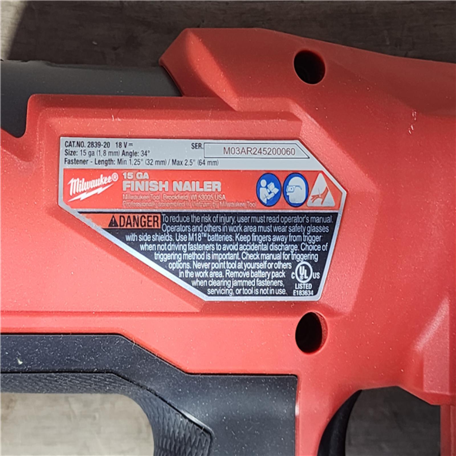 HOUSTON LOCATION - AS-IS Milwaukee 2839-20 M18 FUEL 15 Ga. 18 Volt Brushless Angled Finish Nailer (TOOL ONLY)