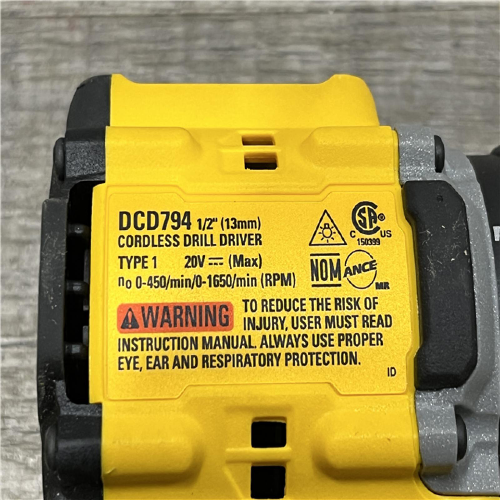 AS-IS DEWALT Atomic 20V Lithium-Ion Cordless Compact 1/2 in. Drill/Driver Kit
