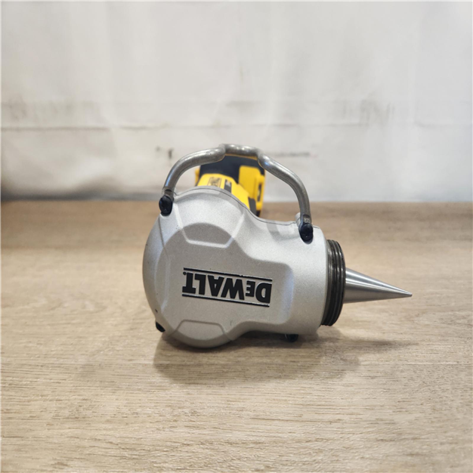 LIKE-NEW- DEWALT 20V MAX Cordless 1 in. PEX Expansion Tool  PEX Expander Grease and Case