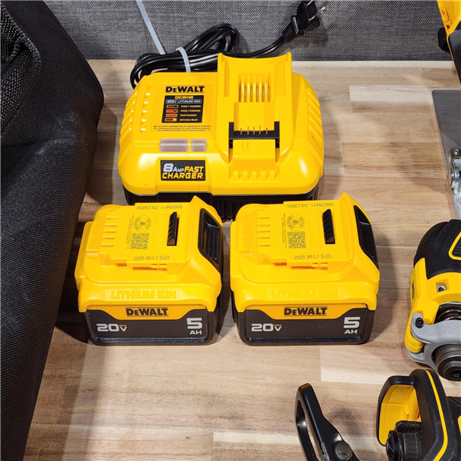 HOUSTON LOCATION - AS-IS DEWALT 5 TOOL COMBO KIT