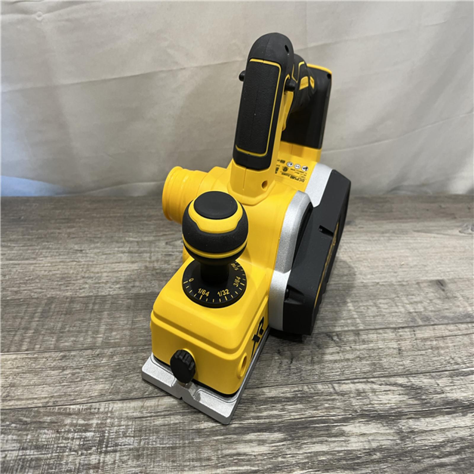 AS-IS DEWALT 20V MAX XR Cordless Brushless 3-1/4 in. Planer (Tool Only)