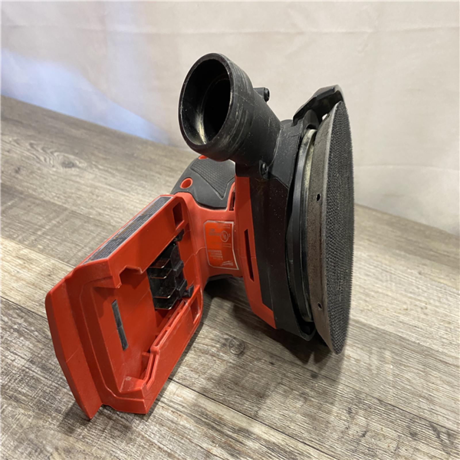 AS-IS Milwaukee 18V Lithium-Ion Brushless Cordless FUEL 5 in. Random Orbit Sander (Tool-Only)