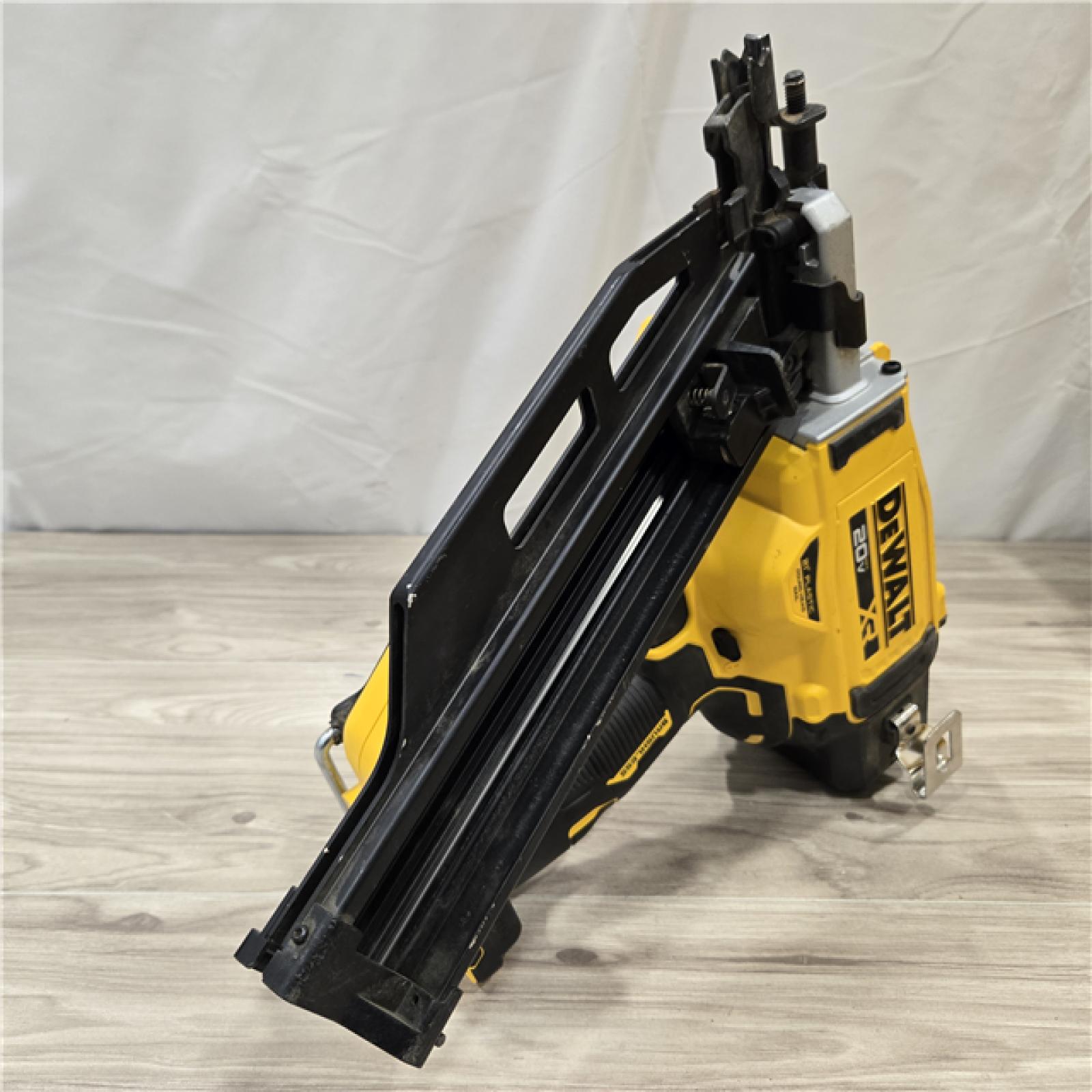 AS-IS DEWALT 20-Volt 21° Cordless Framing Nailer (Tool-Only)