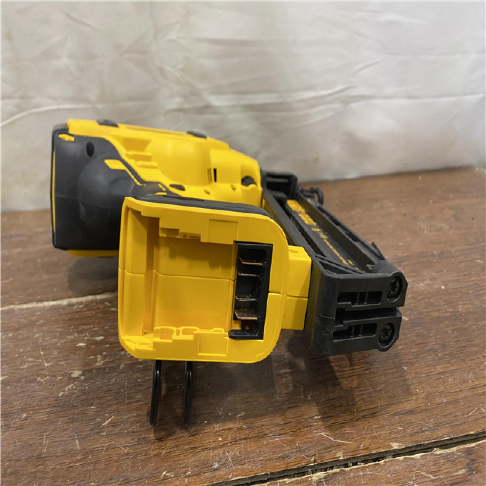AS-IS DeWalt DCN660D1 20V 16 Gauge Cordless Angled Finish Nailer Kit W/ 2Ah Battery
