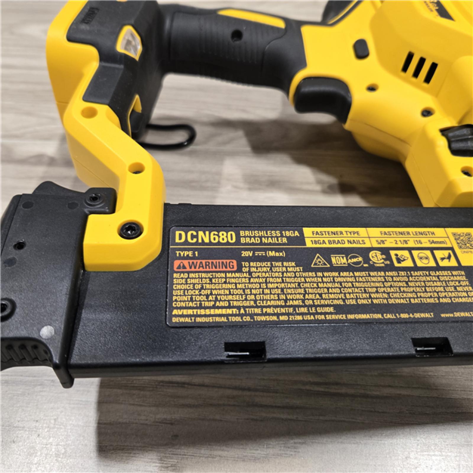 AS-IS DEWALT 20V MAX XR 18 Gauge Brad Nailer Kit