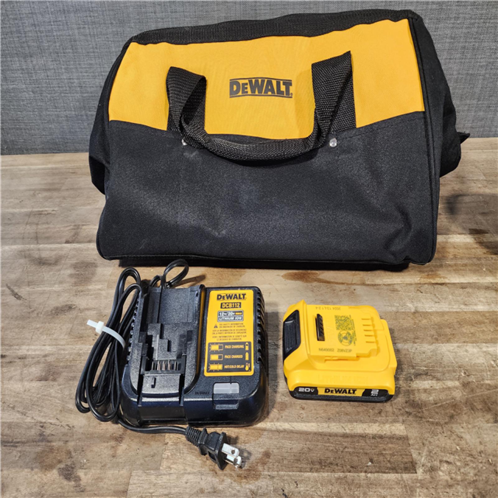 HOUSTON LOCATION - AS-IS DeWALT DCN681D1 20V MAX 18ga Cordless Brushless Narrow Crown Stapler Kit w/ BATTERY & CHARGER