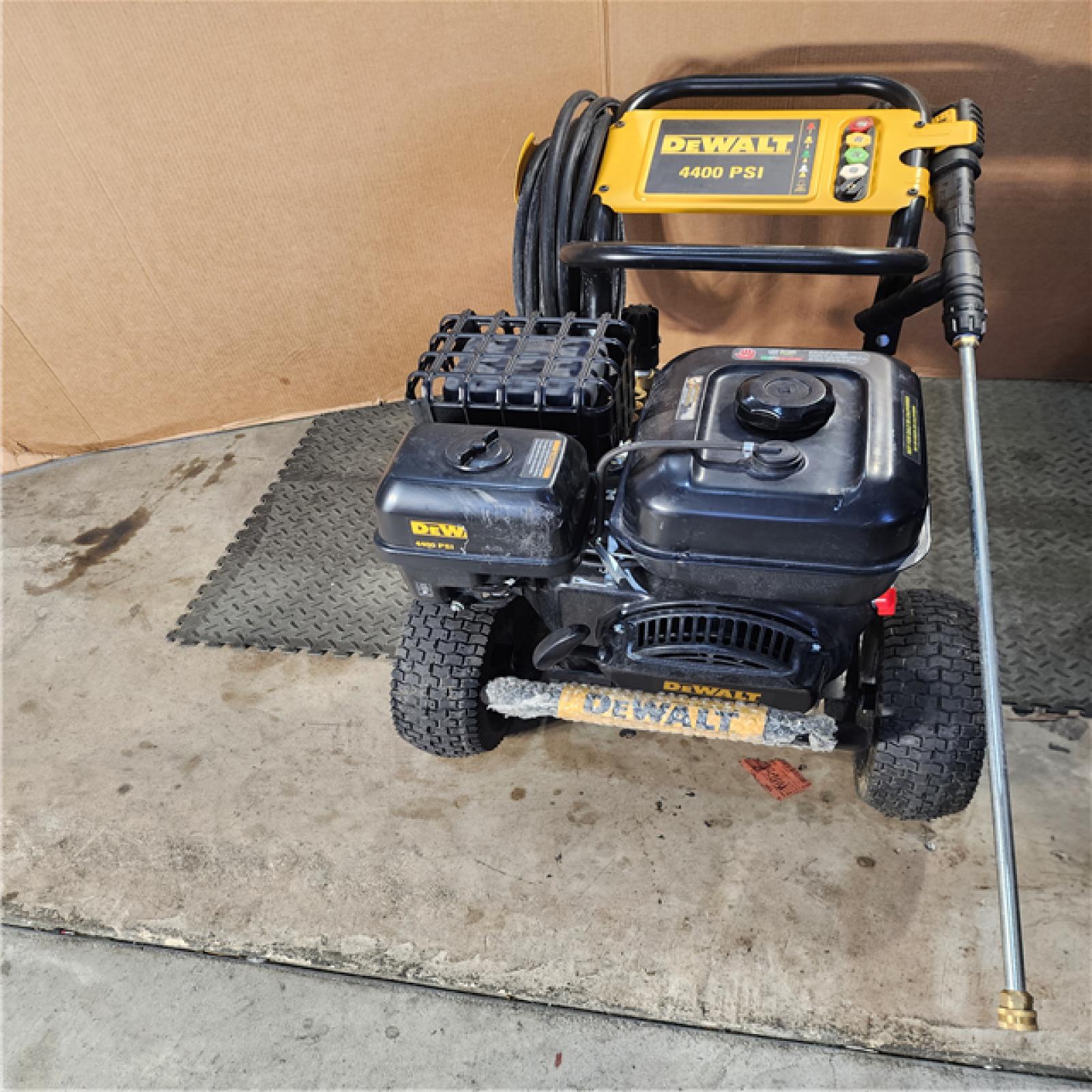 HOUSTON LOCATION - AS-IS DEWALT 4400 PSI 4.0 GPM Cold Water Gas Pressure Washer