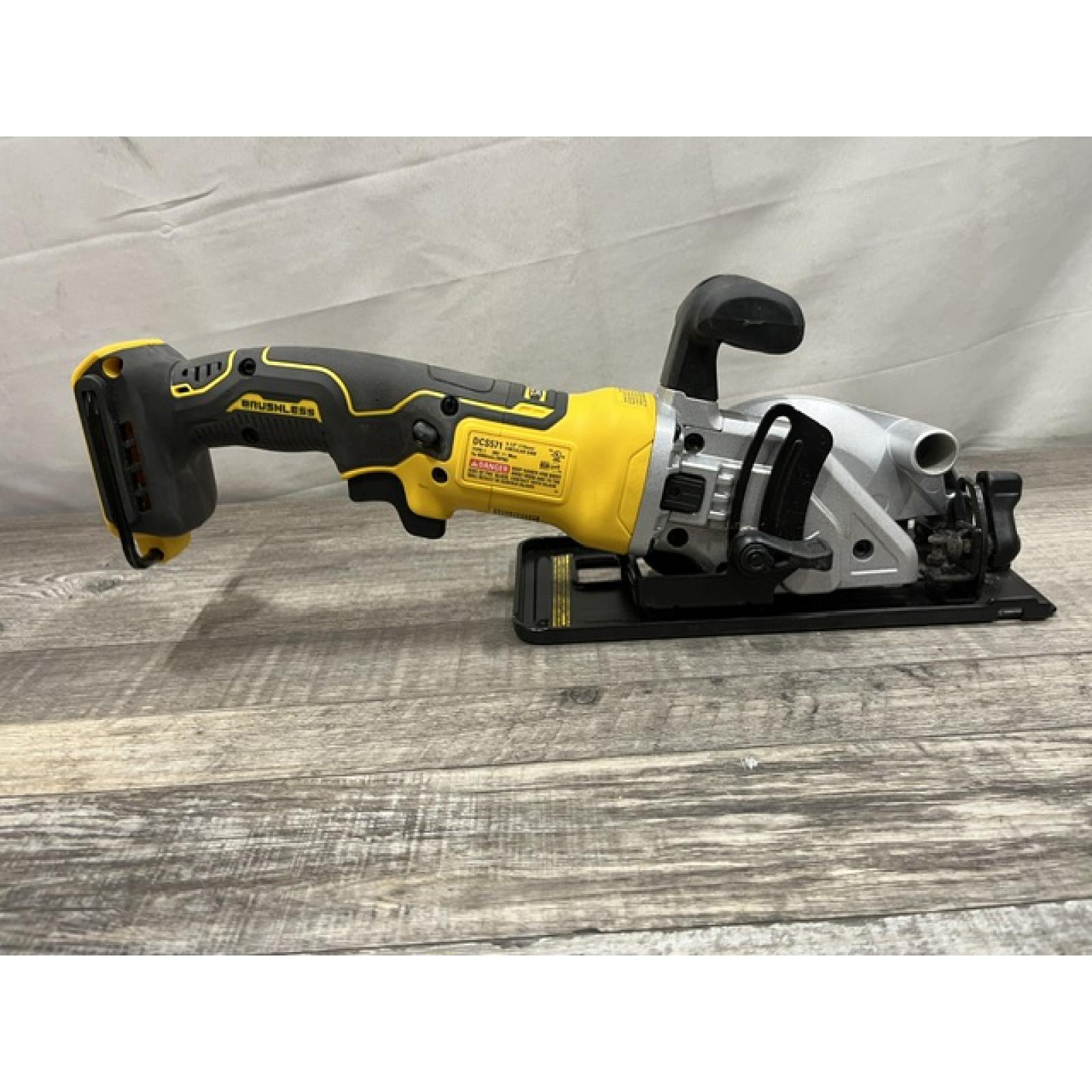 AS-IS DEWALT ATOMIC 20V MAX Cordless Brushless 4-1/2 in. Circular Saw (Tool Only)