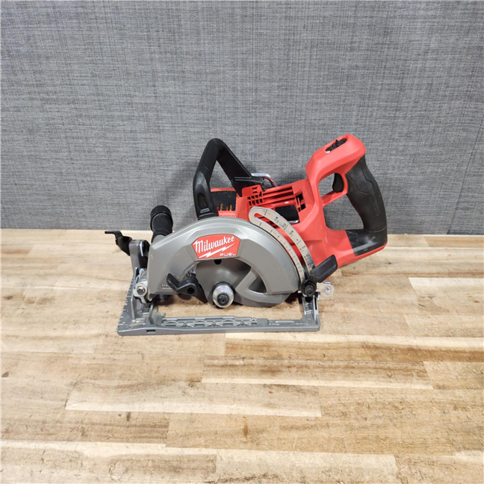 HOUSTON LOCATION - AS - IS Milwaukee FUEL 18V Lithium-Ion Cordless 7-1/4 in. Rear Handle Circular Saw (Tool-Only)