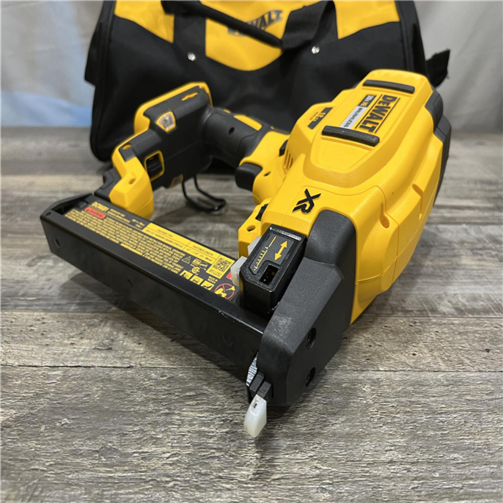 AS-IS DEWALT 20V MAX XR Lithium-Ion Cordless 18-Gauge Narrow Crown Stapler Kit