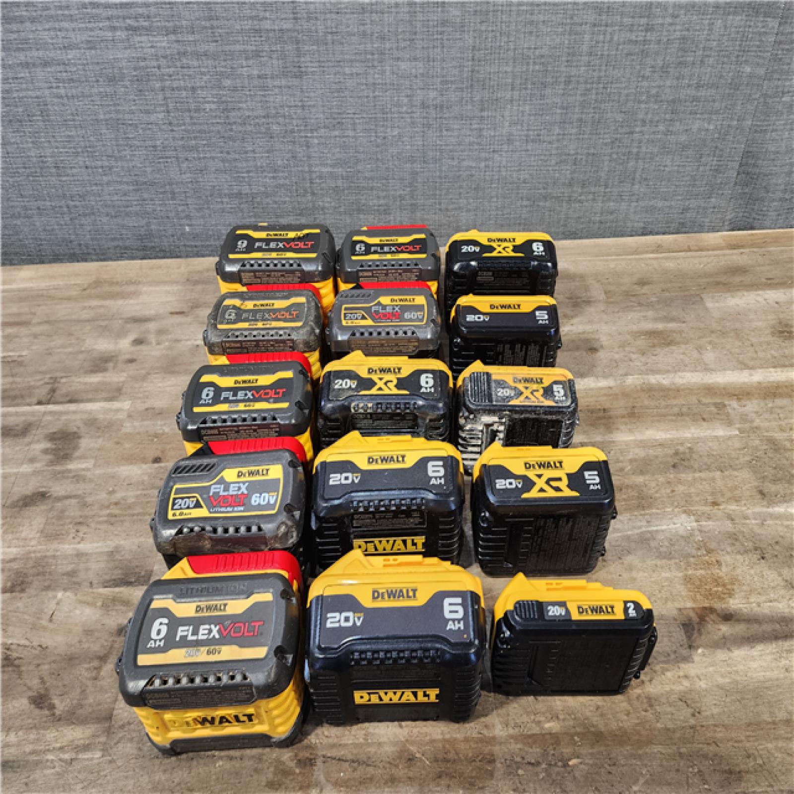 HOUSTON LOCATION - AS-IS DEWALT BATTERY PACK QTY - 15