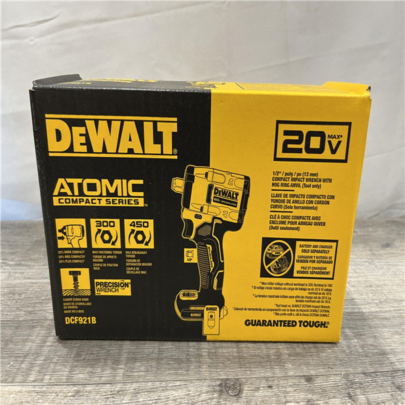 NEW - DEWALT 20V MAX ATOMIC 1/2 in. Cordless Brushless Compact Impact Wrench (Tool Only)