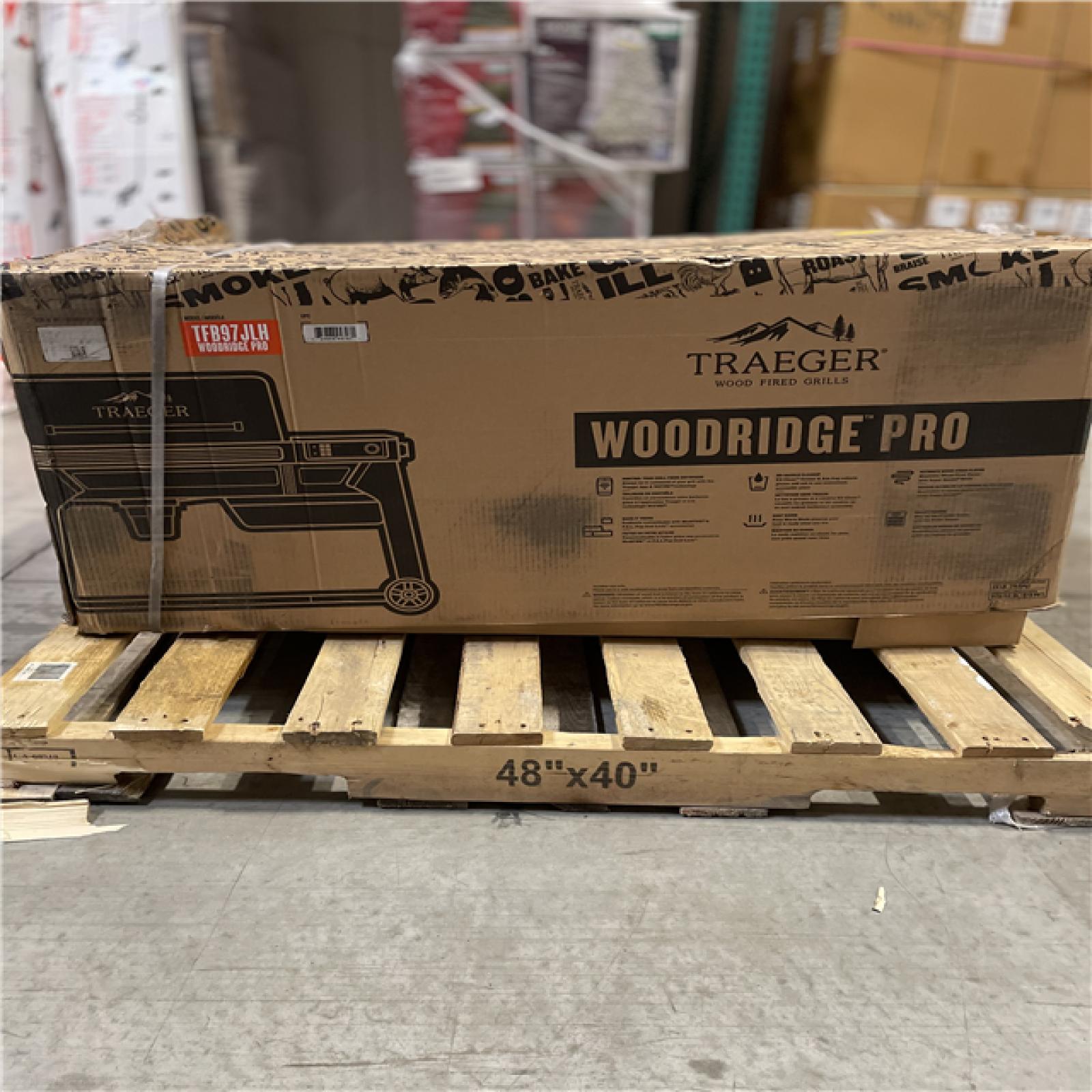 DALLAS LOCATION - Traeger Woodridge Pro Wi-Fi Wood Pellet Grill and Smoker in Black