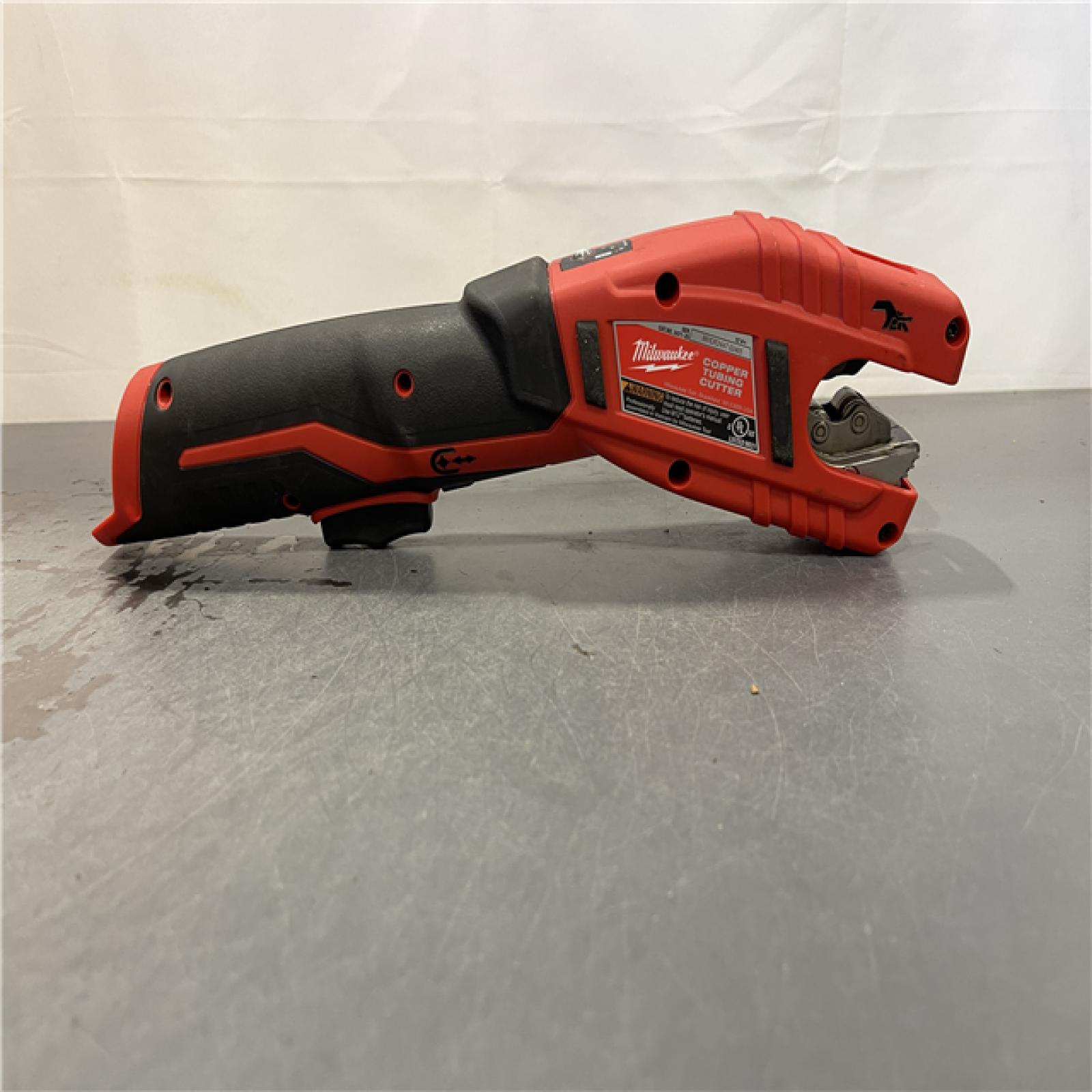 AS-IS - Milwaukee M12 12V Lithium-Ion Cordless Copper Tubing Cutter
