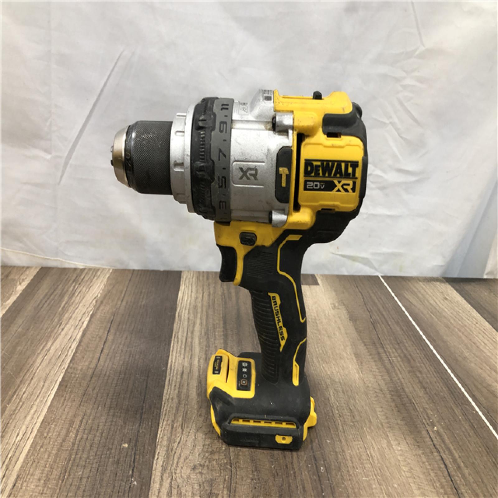 AS-IS DEWALT 20V XR Lithium-Ion Cordless Hammer Drill Kit