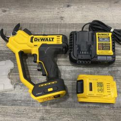 AS-IS DEWALT 20V MAX Cordless Battery Powered Pruner Kit