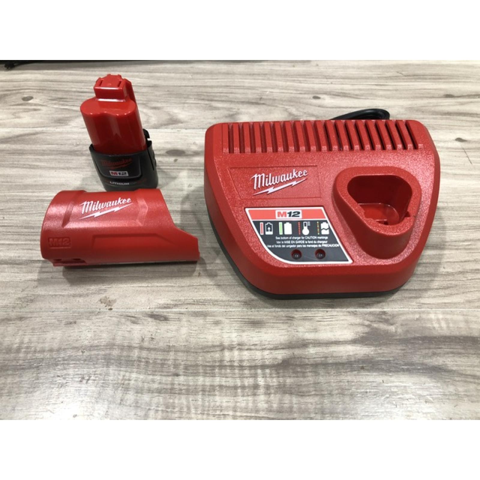 AS-IS Milwaukee Large M12 Heated Axis Vest Kit