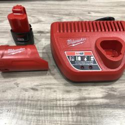 AS-IS Milwaukee Large M12 Heated Axis Vest Kit