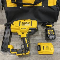 AS-IS DEWALT 20V MAX XR Lithium-Ion Cordless 18-Gauge Narrow Crown Stapler Kit