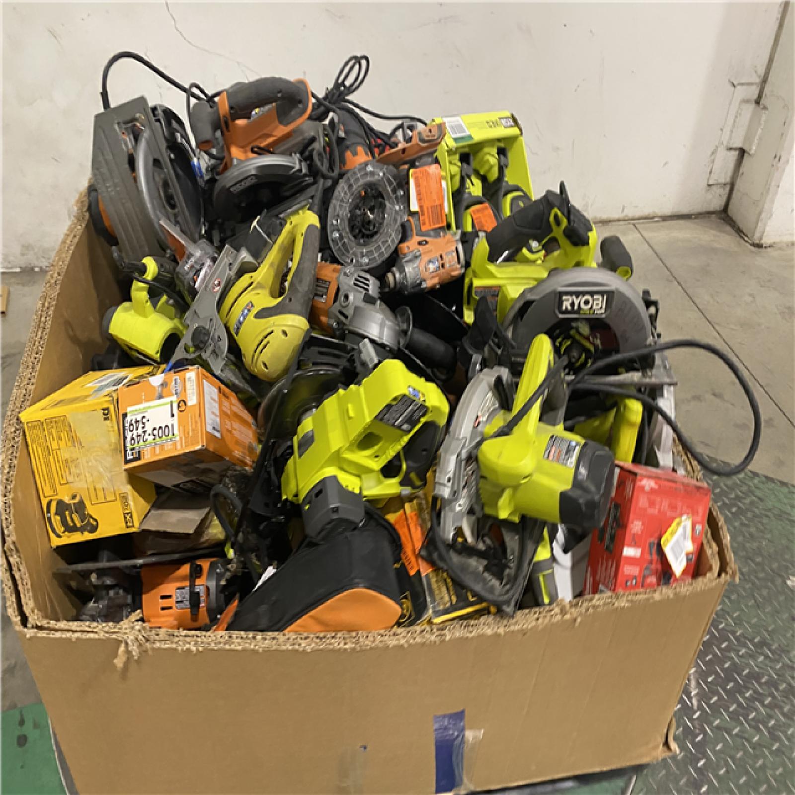 Dallas Location - As-Is Tool Pallet