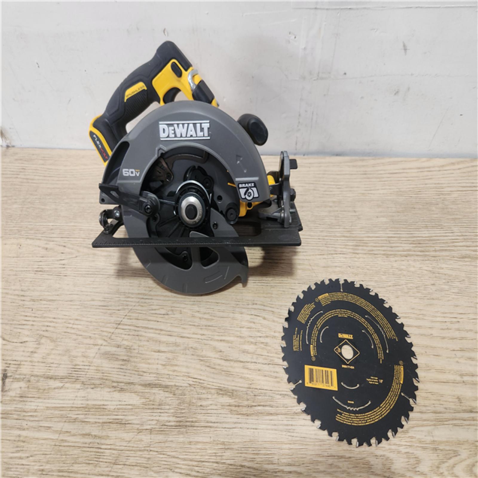 Phoenix Location DEWALT FLEXVOLT 60V MAX Cordless Brushless 7-1/4 in. Circular Saw with Brake (Tool Only)