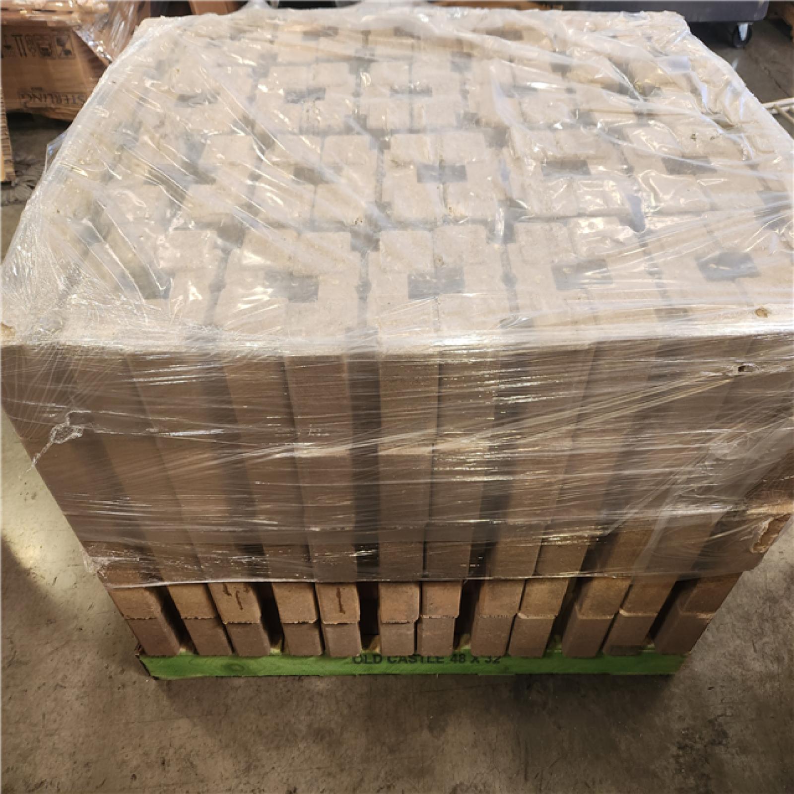 Phoenix NEW Oldcastle 7.5 in. x 7.5 in. x 5.5 in. Tan Brown Concrete Planter Wall Block (120- Piece Pallet)