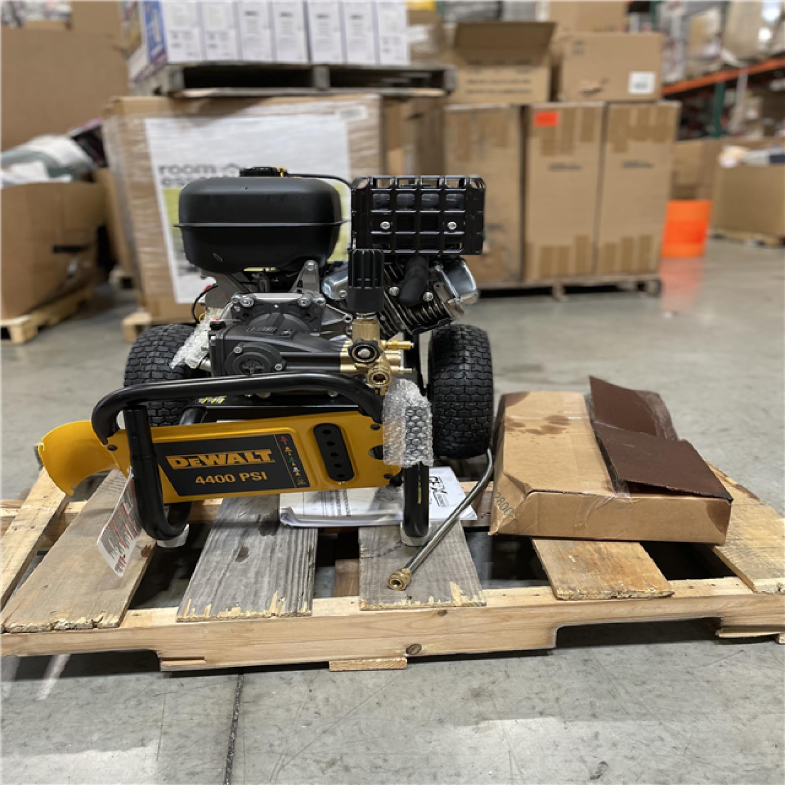 DALLAS LOCATION - AS-IS DEWALT 4400 4.0GPM