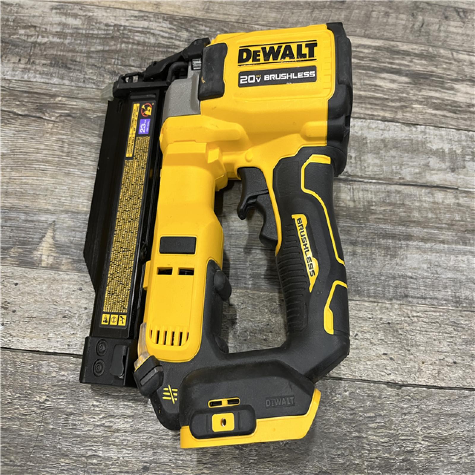 AS-IS DEWALT ATOMIC 20V MAX Lithium Ion Cordless 23 Gauge Pin Nailer Kit