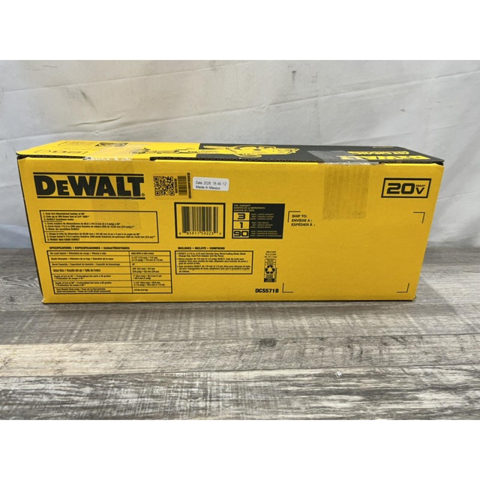 NEW - DEWALT ATOMIC 20V MAX Cordless Brushless 4-1/2 in. Circular Saw (Tool Only)