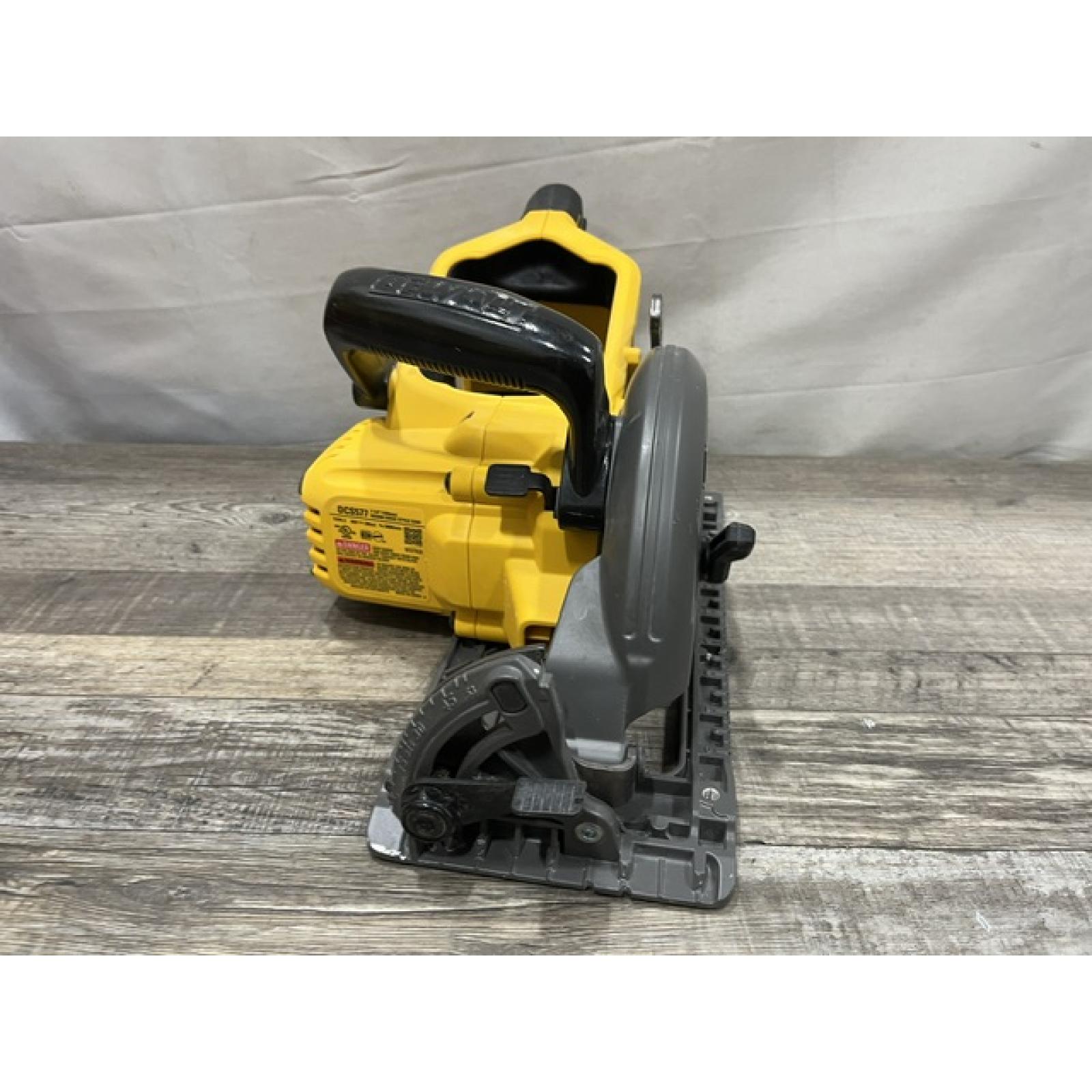 AS-IS DEWALT FLEXVOLT 60V MAX Cordless Brushless 7-1/4 in. Wormdrive Style Circular Saw (Tool Only)