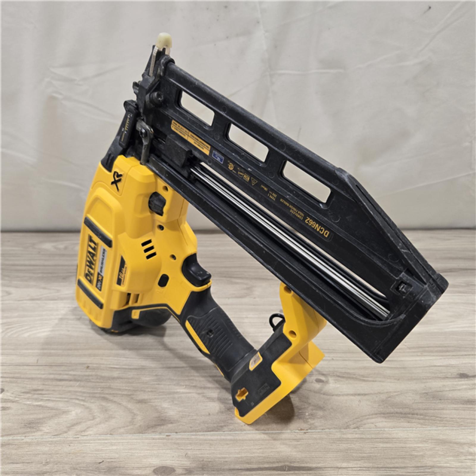 AS-IS DEWALT 20V MAX XR 16-Gauge Lithium-Ion Cordless Finish Nailer (Tool Only)