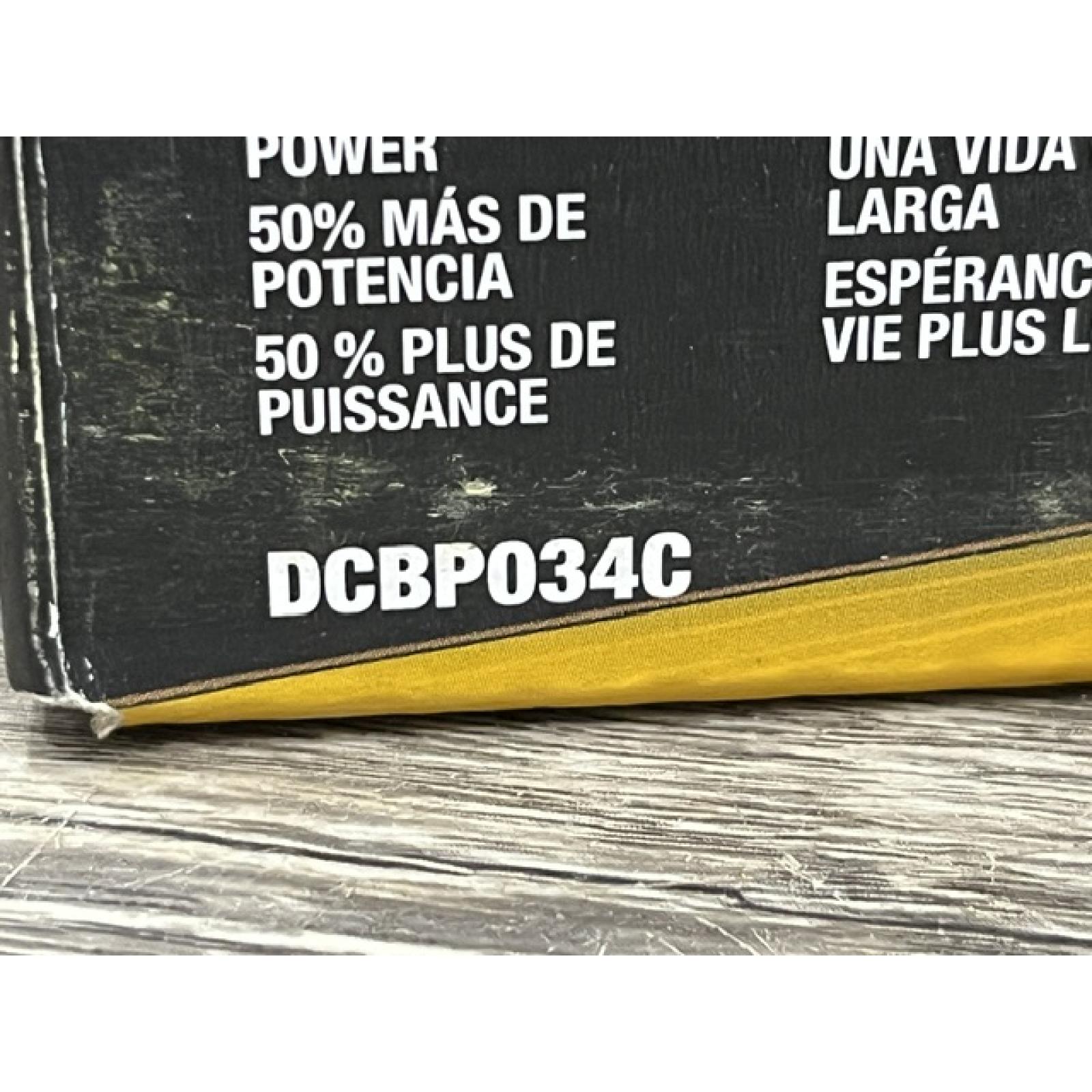 NEW - DEWALT 20V MAX XR POWERSTACK Lithium-Ion Battery Starter Kit with 1.7Ah Battery and Charger